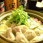 Sumiyaki Yakitori Mamechou - 選べる鍋で三河鶏のコクのある旨みを是非ご堪能頂けます。