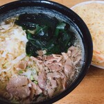 麺許皆伝 - 肉天ぷらうどん+ワカメ