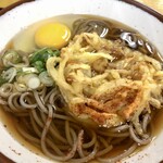 Tachigui dokoro soba udon bonchi - 「かき揚げそば」(480円)+「卵」(70円)