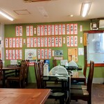 全力！！ソーセージ！ - 店内は昭和ですよ