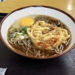 Tachigui dokoro soba udon bonchi - 「かき揚げそば」(480円)+「卵」(70円)