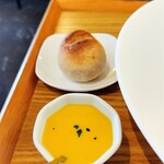 Shokken Supagetei Kumazou - ランチパスタにセットのスープとパン