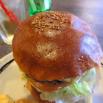 バーガリオン - 香ばしいバンズ。