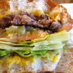 バーガリオン - 旨みたっぷりのお肉。。歯形＾＾；；