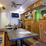 バーガリオン - 店内中央。