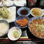 Oishii Daidokoro Juunikagetsu - 旨味噌もつ野菜汁定食 935円