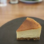 Y-s 洋菓子とチーズとお酒と。 - 