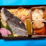 旅弁当 駅弁にぎわい - 鰆 西京焼弁当　中身