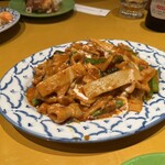 Gurin pattai - 豚肉のレッドカレー炒め