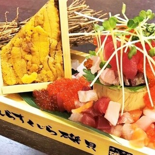 毎日仕入れる新鮮なお魚をご提供。オススメは「豪快！宝石盛り」