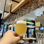 Yellow Ape Craft The Bottle Shop&The Kitchen - 最初の一杯　自分で注ぐのは楽しい