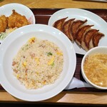 大阪王将 - 餃子セットシングルの炒飯大盛り