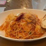 デルフィーノ - 料理写真:あさりとキャベツのトマトソースパスタ 1100円。