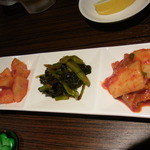 そら豆 - 最初に出てくるキムチ盛り合わせ。どれも旨みがあります