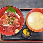 KANSEI - マグロとブリの漬丼＆豚汁