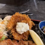 Tarara - アジフライと豚肩ロースの生姜焼き定食