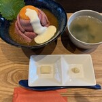 早亀食堂 - ローストビーフ丼 ¥1100（ご飯大盛無料）