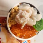 函館朝市 栄屋食堂 - 4種丼