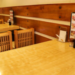 福寿司 - テーブル