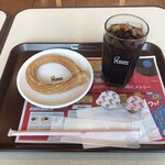Misuta Donatsu - ハニーチュロとアイスコーヒー