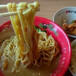 Tenkaippin - 麺は普通のこってりラーメンと若干違い少し長い？