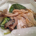 とんかつEnn - 甘鯛とキノコの紙包み焼き