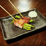 Asparagus bacon 2 skewers per person