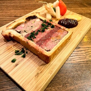 全てが日替わり黒板メニューの本格フレンチを食堂の気安さで！！