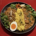 CAFE DE CUERVOS by西麻布spice curry KING - 2種盛り（醬キーマ・チキン）