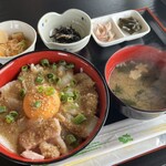 レストハウス竜飛 寿恵盛屋 - マツカワガレイの漬け丼（¥1300）