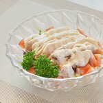 h Daitaku mon - 鶏肉のサラダ