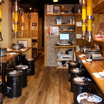 ホルモン焼肉 縁 - 店内