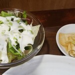 キッチン ブルー グローブ - サラダ、お新香のアップ