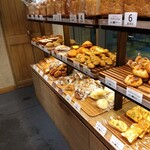 BOULANGERIE BURDIGALA - パン・ド・ミだけでも枚数や1斤、2斤。