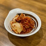 炭火焼肉ホルモンさわいし - キムチ