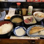 Hyakka tei - 刺身5点盛とサバ焼き1/2定食(¥990)