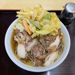 いろは本店 - 冷たい肉そば + やさいのかき揚げ