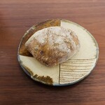 ベッカライ・ブロートツァイト - カシューナッツと塩漬けコショウ ¥240