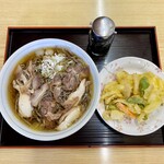 いろは本店 - 冷たい肉そば + 野菜のかき揚げ
