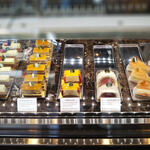 パティスリー アヴァロン - ショーケース