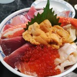 Sakanaya Shokudou Urokojuu - 特選海鮮丼