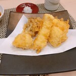 Tempura Sakusaku - 帆立、舞茸、烏賊、湯葉、薩摩芋