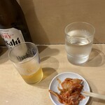 岳陽 - ビールとお通しのキムチ！