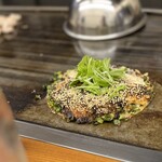 お好み焼き ふじや - 見返しても美しい、食べても美味しい  1枚