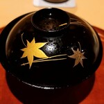 銀座 しのはら - 紅葉の椀蓋