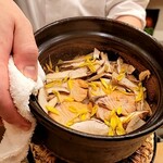 馬車道 大かわ - 秋鮭と松茸のご飯