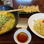 ニンニクラーメン三十郎 - 