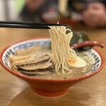 一骨家 - 大分濃厚豚骨ラーメン 830円