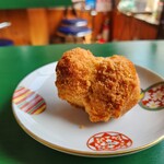 沖縄そば 月桃 - サーターアンダギー(150円)です。