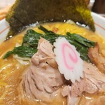 銀座 嚆矢 - 豚骨醤油ラーメン中太麺